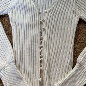 Aritzia | Sweaters | Aritzia Pearl 